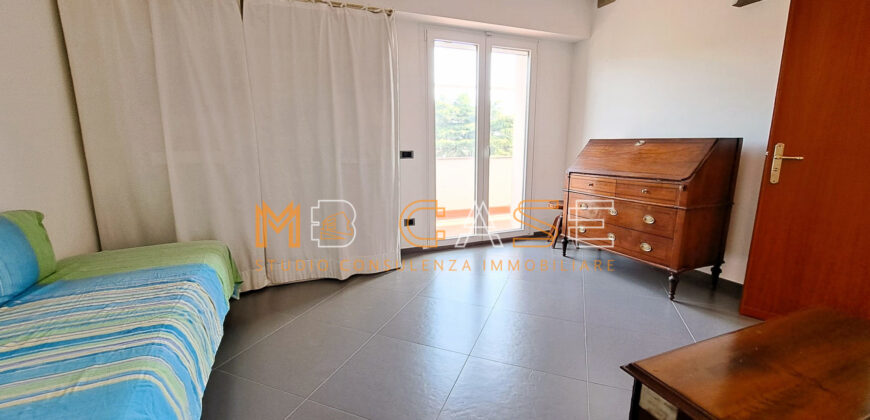1 VENDITA ESCLUSIVO APPARTAMENTO-ATTICO CON BOX AUTO- Albenga, Zona Residenziale