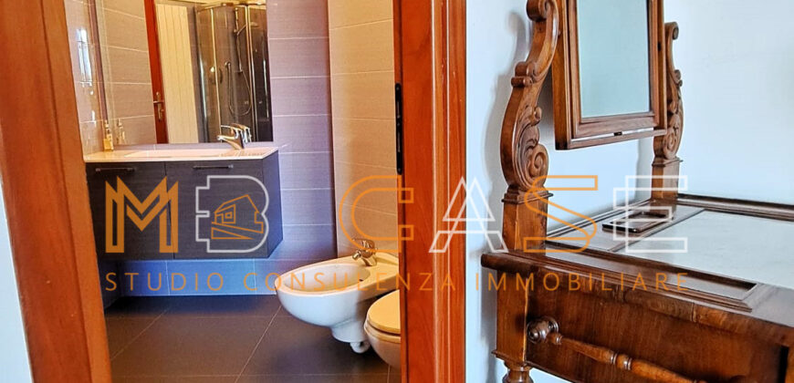 1 VENDITA ESCLUSIVO APPARTAMENTO-ATTICO CON BOX AUTO- Albenga, Zona Residenziale