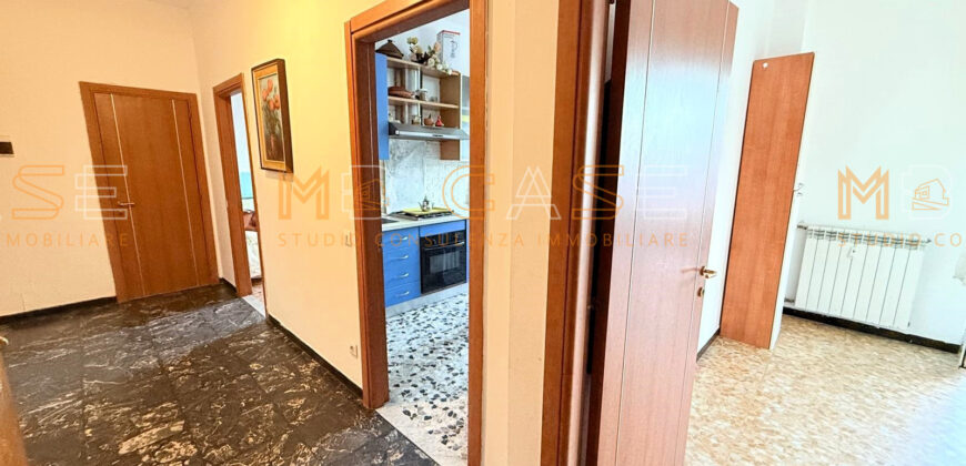 Opportunità Trilocale all’Ultimo Piano in Centro ad Albenga