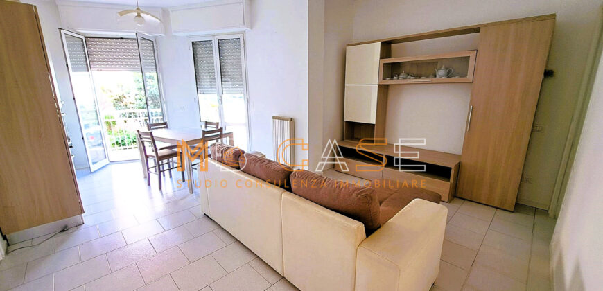 PLURILOCALE con DOPPI Servizi, Terrazza Visa Mare e Ampio BOX- 600 Mt. Mare