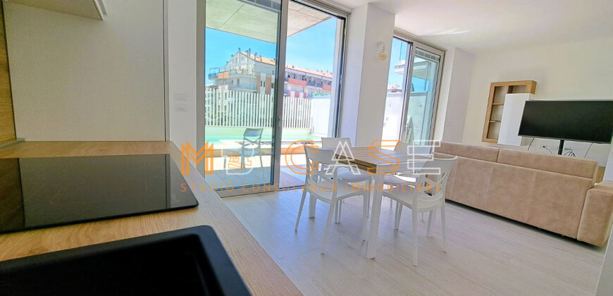 PRESTIGIOSO TRILOCALE DUPLEX NUOVO ARREDATO con PISCINA
