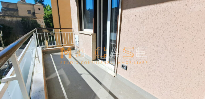 TRILOCALE RISTRUTTURATO 50 MT. MARE