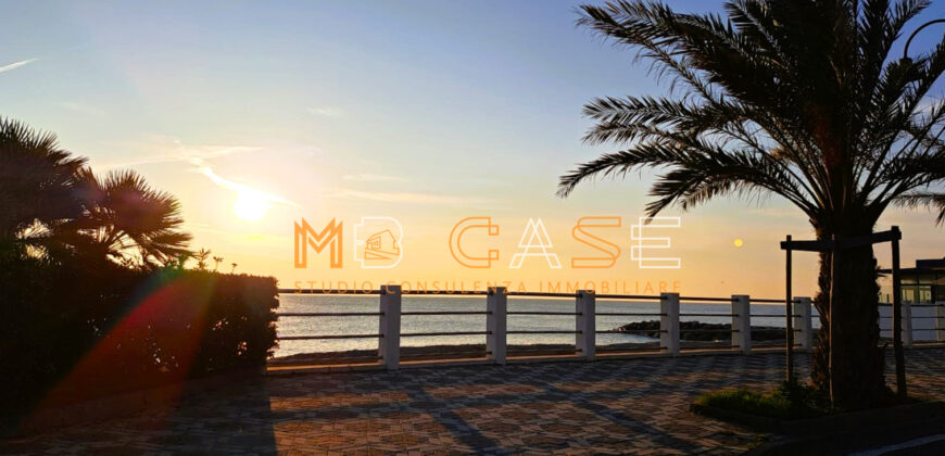 SPLENDIDO BILOCALE RISTRUTTURATO ed ARREDATO 50mt MARE