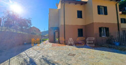 1VILLA A SCHIERA CON GIARDINO NUOVA IN CLASSE A