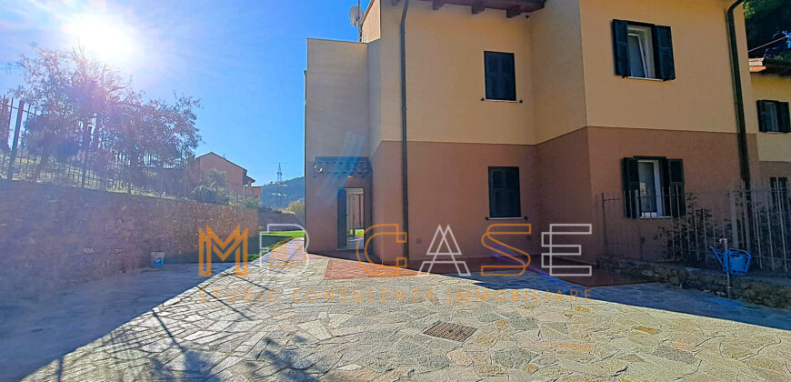 1VILLA A SCHIERA CON GIARDINO NUOVA IN CLASSE A