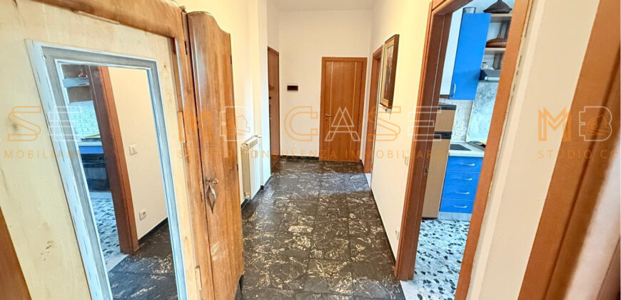Opportunità Trilocale all’Ultimo Piano in Centro ad Albenga