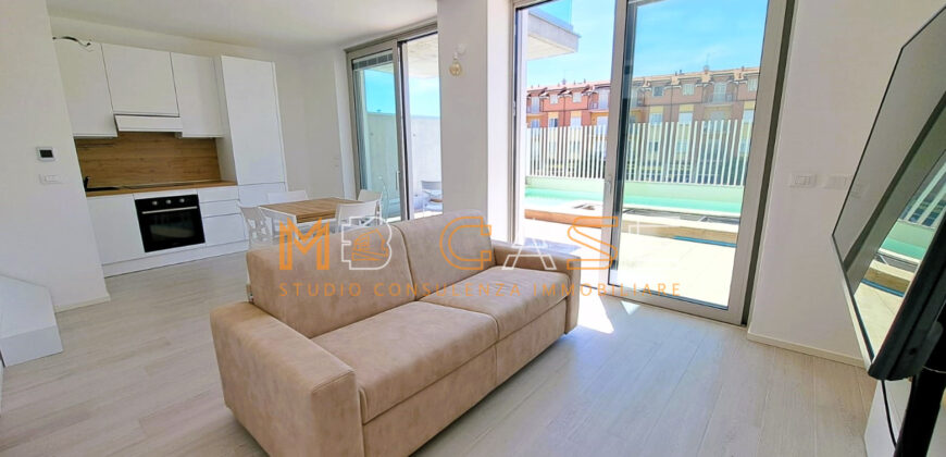 PRESTIGIOSO TRILOCALE DUPLEX NUOVO ARREDATO con PISCINA
