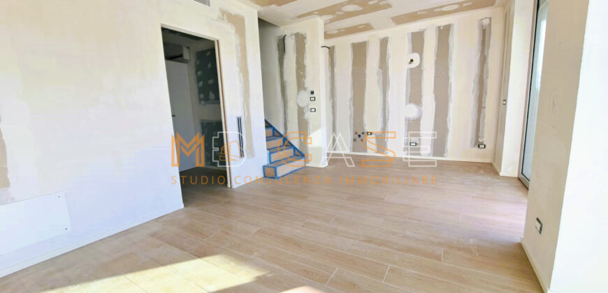 PRESTIGIOSO TRILOCALE DUPLEX NUOVO con PISCINA