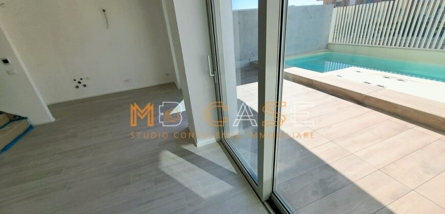 PRESTIGIOSO TRILOCALE DUPLEX NUOVO con PISCINA