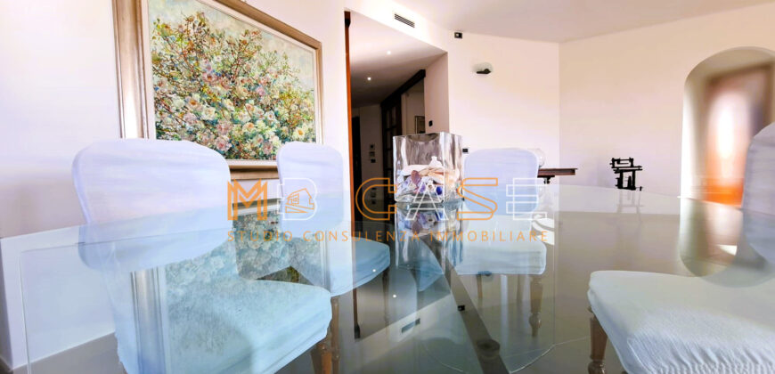 1 VENDITA ESCLUSIVO APPARTAMENTO-ATTICO CON BOX AUTO- Albenga, Zona Residenziale
