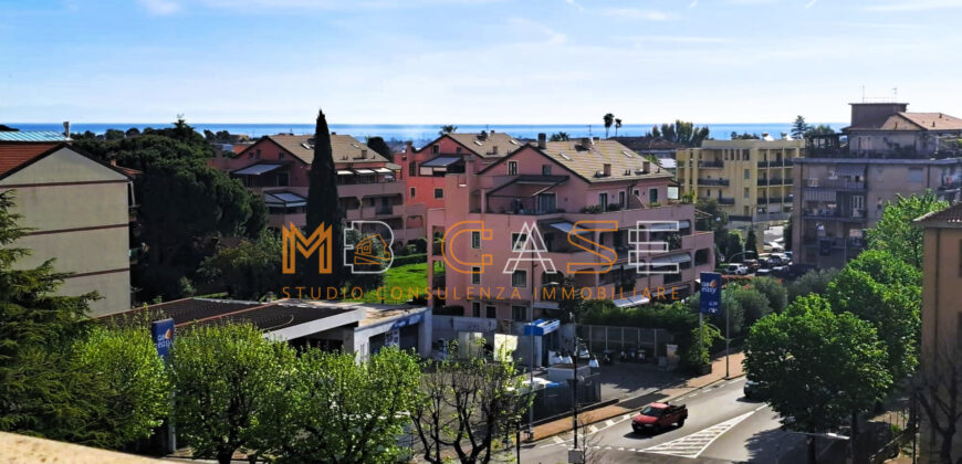 1 VENDITA ESCLUSIVO APPARTAMENTO-ATTICO CON BOX AUTO- Albenga, Zona Residenziale