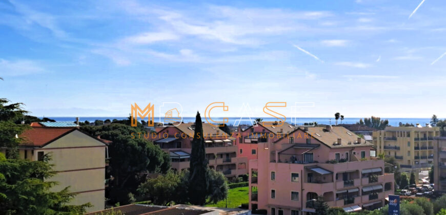 1 VENDITA ESCLUSIVO APPARTAMENTO-ATTICO CON BOX AUTO- Albenga, Zona Residenziale
