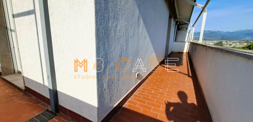 1 VENDITA ESCLUSIVO APPARTAMENTO-ATTICO CON BOX AUTO- Albenga, Zona Residenziale