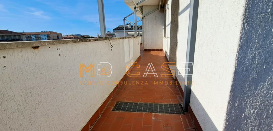 1 VENDITA ESCLUSIVO APPARTAMENTO-ATTICO CON BOX AUTO- Albenga, Zona Residenziale