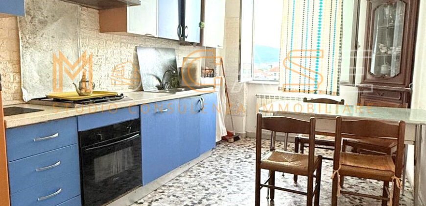 Opportunità Trilocale all’Ultimo Piano in Centro ad Albenga