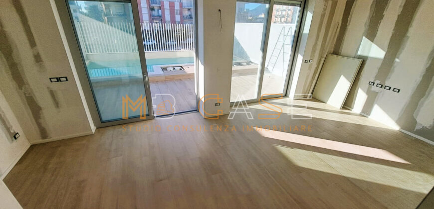 PRESTIGIOSO TRILOCALE DUPLEX NUOVO con PISCINA