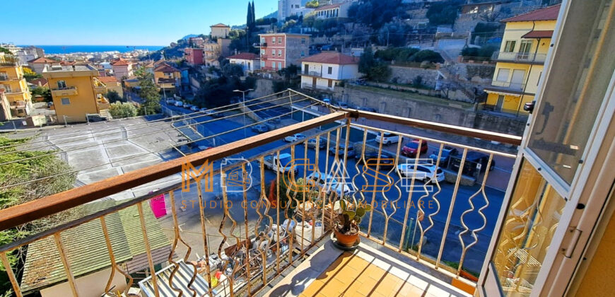 APPARTAMENTO QUADRILOCALE DA RISTRUTTURARE
