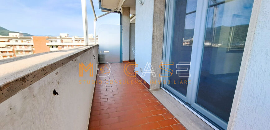 1 VENDITA ESCLUSIVO APPARTAMENTO-ATTICO CON BOX AUTO- Albenga, Zona Residenziale