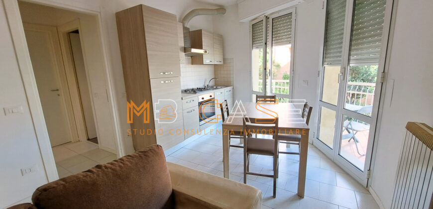 PLURILOCALE con DOPPI Servizi, Terrazza Visa Mare e Ampio BOX- 600 Mt. Mare