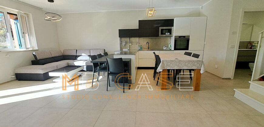 1VILLA A SCHIERA CON GIARDINO NUOVA IN CLASSE A