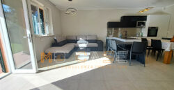 1VILLA A SCHIERA CON GIARDINO NUOVA IN CLASSE A