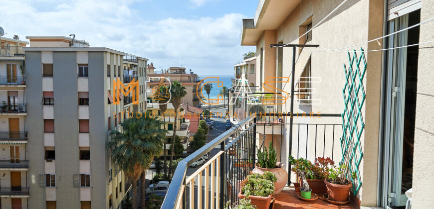 Splendido Appartamento 50 Mt.  Mare – 143 mq, Ultimo Piano con Ascensore