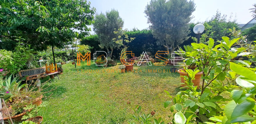 Trilocale Pari al Nuovo con Giardino Privato, Box e 7 Posti Auto – Coste di Leca (Albenga)