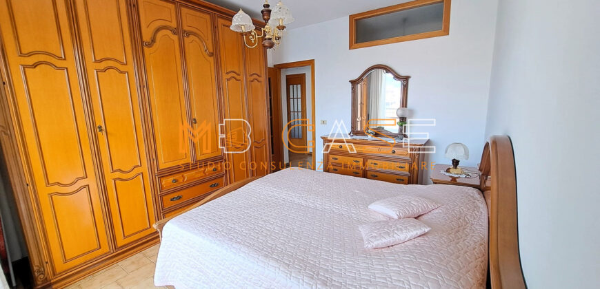 Ampio Plurilocale con Vista Mare e Doppia Esposizione – Ultimo Piano con Ascensore, Albenga