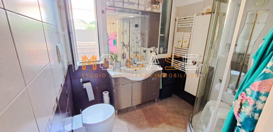 Trilocale Pari al Nuovo con Giardino Privato, Box e 7 Posti Auto – Coste di Leca (Albenga)