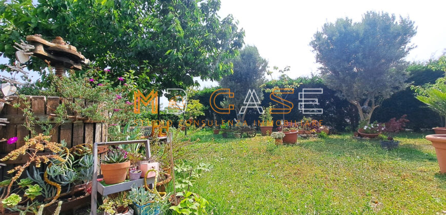Trilocale Pari al Nuovo con Giardino Privato, Box e 7 Posti Auto – Coste di Leca (Albenga)