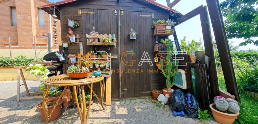 Trilocale Pari al Nuovo con Giardino Privato, Box e 7 Posti Auto – Coste di Leca (Albenga)
