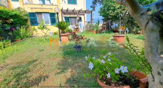Trilocale Pari al Nuovo con Giardino Privato, Box e 7 Posti Auto – Coste di Leca (Albenga)
