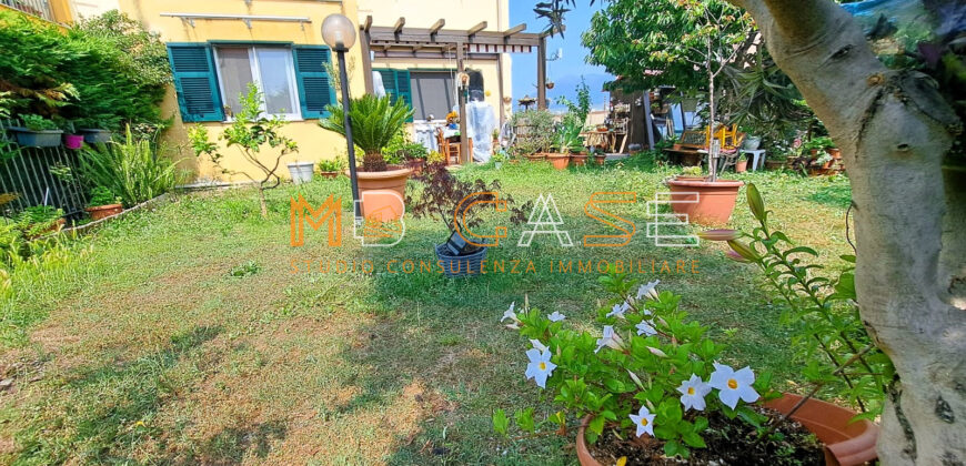 Trilocale Pari al Nuovo con Giardino Privato, Box e 7 Posti Auto – Coste di Leca (Albenga)