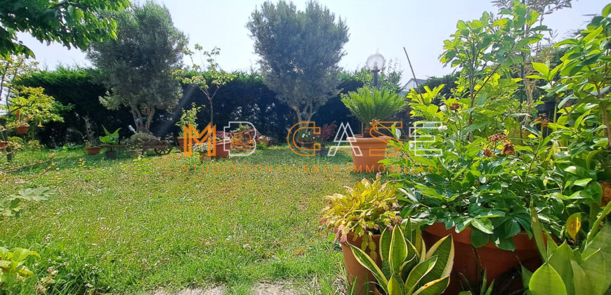 Trilocale Pari al Nuovo con Giardino Privato, Box e 7 Posti Auto – Coste di Leca (Albenga)