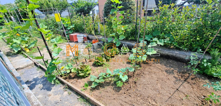 Trilocale Pari al Nuovo con Giardino Privato, Box e 7 Posti Auto – Coste di Leca (Albenga)