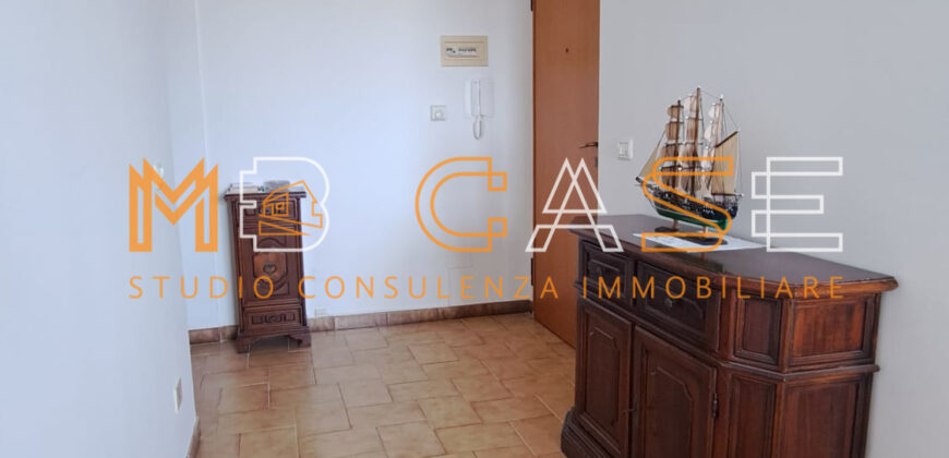 Ampio Plurilocale con Vista Mare e Doppia Esposizione – Ultimo Piano con Ascensore, Albenga