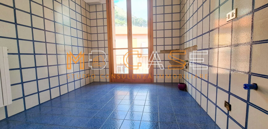 Luminoso Appartamento Quadrilocale con Vista Mare – Moglio, Alassio