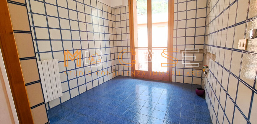 Luminoso Appartamento Quadrilocale con Vista Mare – Moglio, Alassio