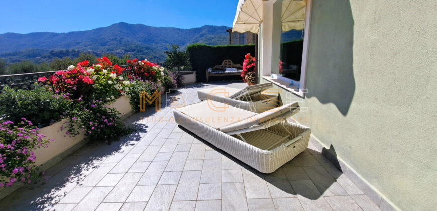 Villa indipendente con vista mozzafiato sul Golf e sul mare – Liguria