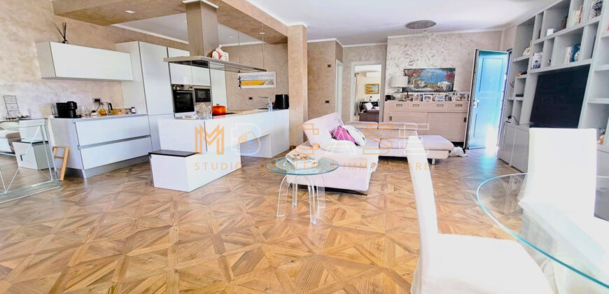 Villa indipendente con vista mozzafiato sul Golf e sul mare – Liguria