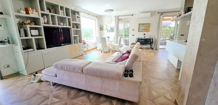 Villa indipendente con vista mozzafiato sul Golf e sul mare – Liguria