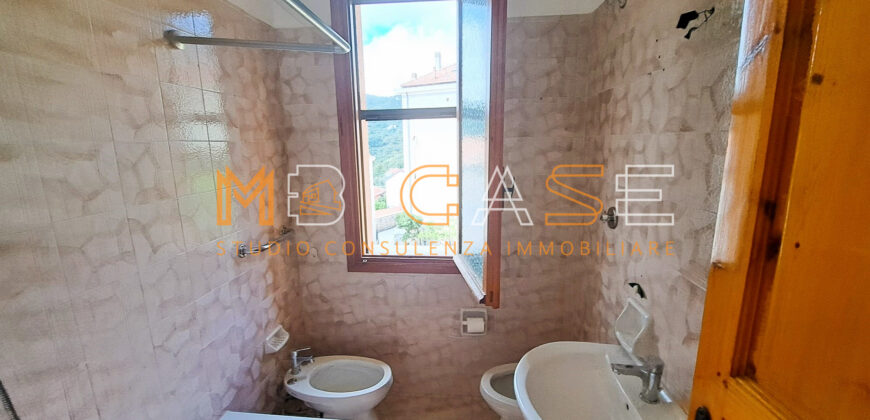 Luminoso Appartamento Quadrilocale con Vista Mare – Moglio, Alassio