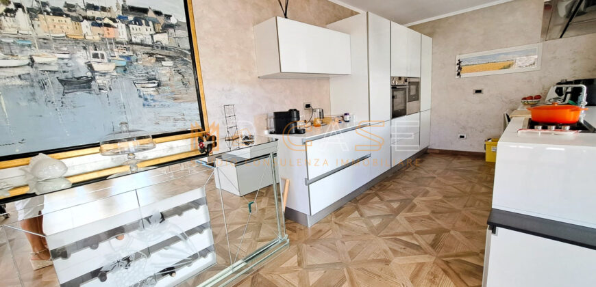 Villa indipendente con vista mozzafiato sul Golf e sul mare – Liguria