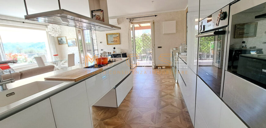 Villa indipendente con vista mozzafiato sul Golf e sul mare – Liguria