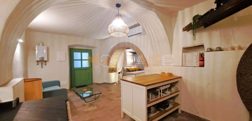 Rustico di Charme con due unità indipendenti nel borgo di Castelli – Garlenda