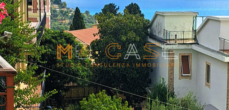 Luminoso Appartamento Quadrilocale con Vista Mare – Moglio, Alassio