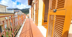 Luminoso Appartamento Quadrilocale con Vista Mare – Moglio, Alassio