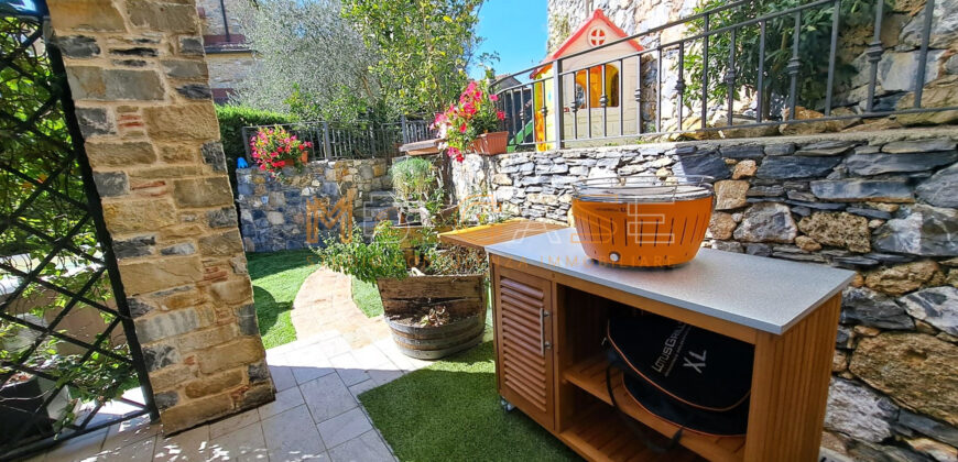 Villa indipendente con vista mozzafiato sul Golf e sul mare – Liguria