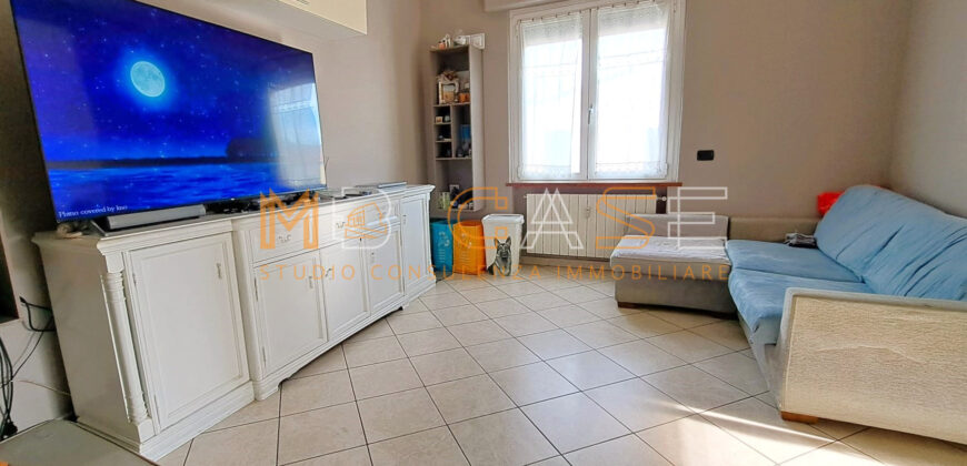 Trilocale Angolare Ristrutturato a 200 metri dal Mare