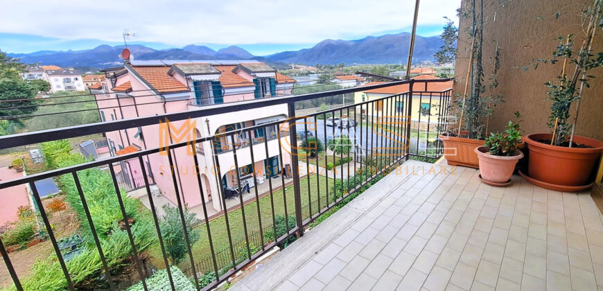 Trilocale luminoso in vendita a San Fedele